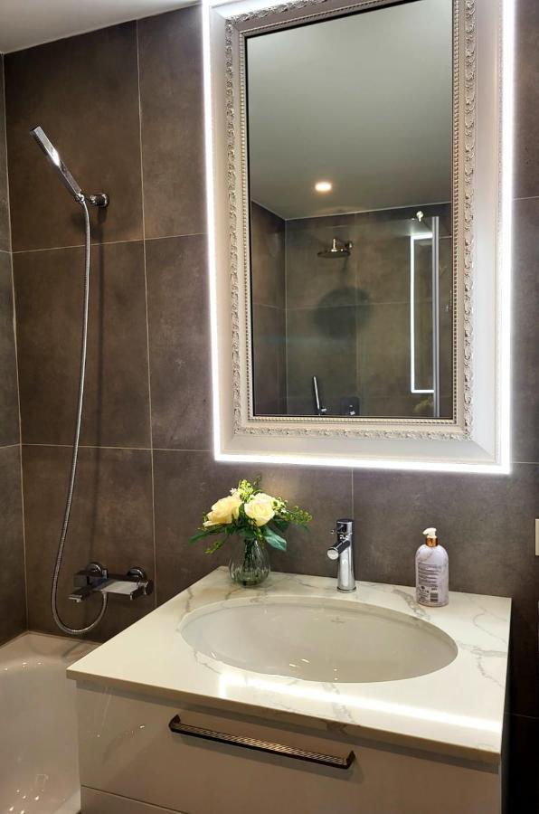 E.D. Luxury Apartaments Siauliai  Ngoại thất bức ảnh